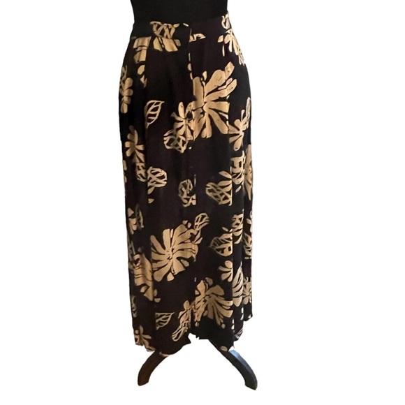 Zachi woman’s black and floral maxi skirt, size small - Picture 1 of 7